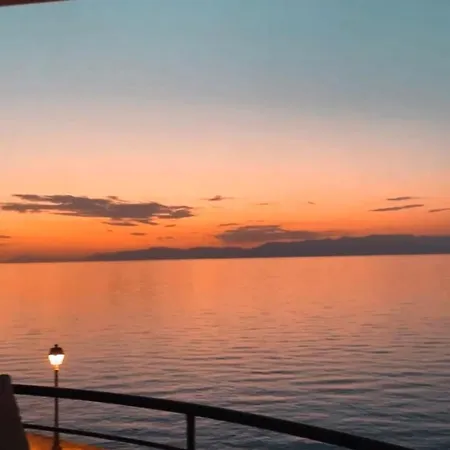 Blue Cave Luxury Maisonette View To The Corinthian Sea Appartamento *