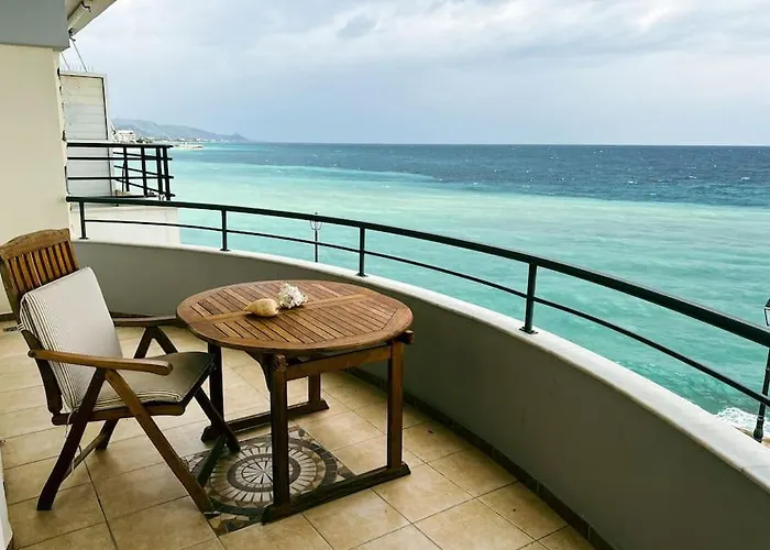 شقة Blue Cave Luxury Maisonette View To The Corinthian Sea غزيلوكاسترون