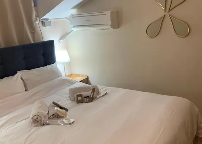 Blue Cave Luxury Maisonette View To The Corinthian Sea غزيلوكاسترون