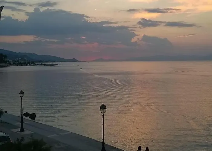 Blue Cave Luxury Maisonette View To The Corinthian Sea شقة غزيلوكاسترون